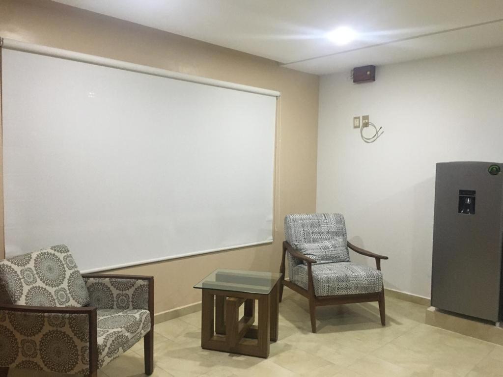 Hotel Y Suites Maria Fernanda Ситакуаро Экстерьер фото